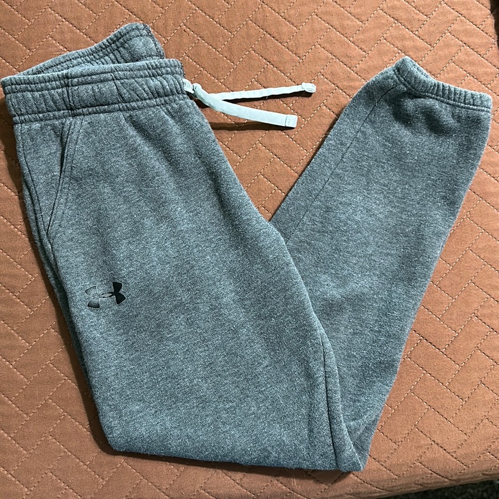 Under Armour sweatpants size youth small